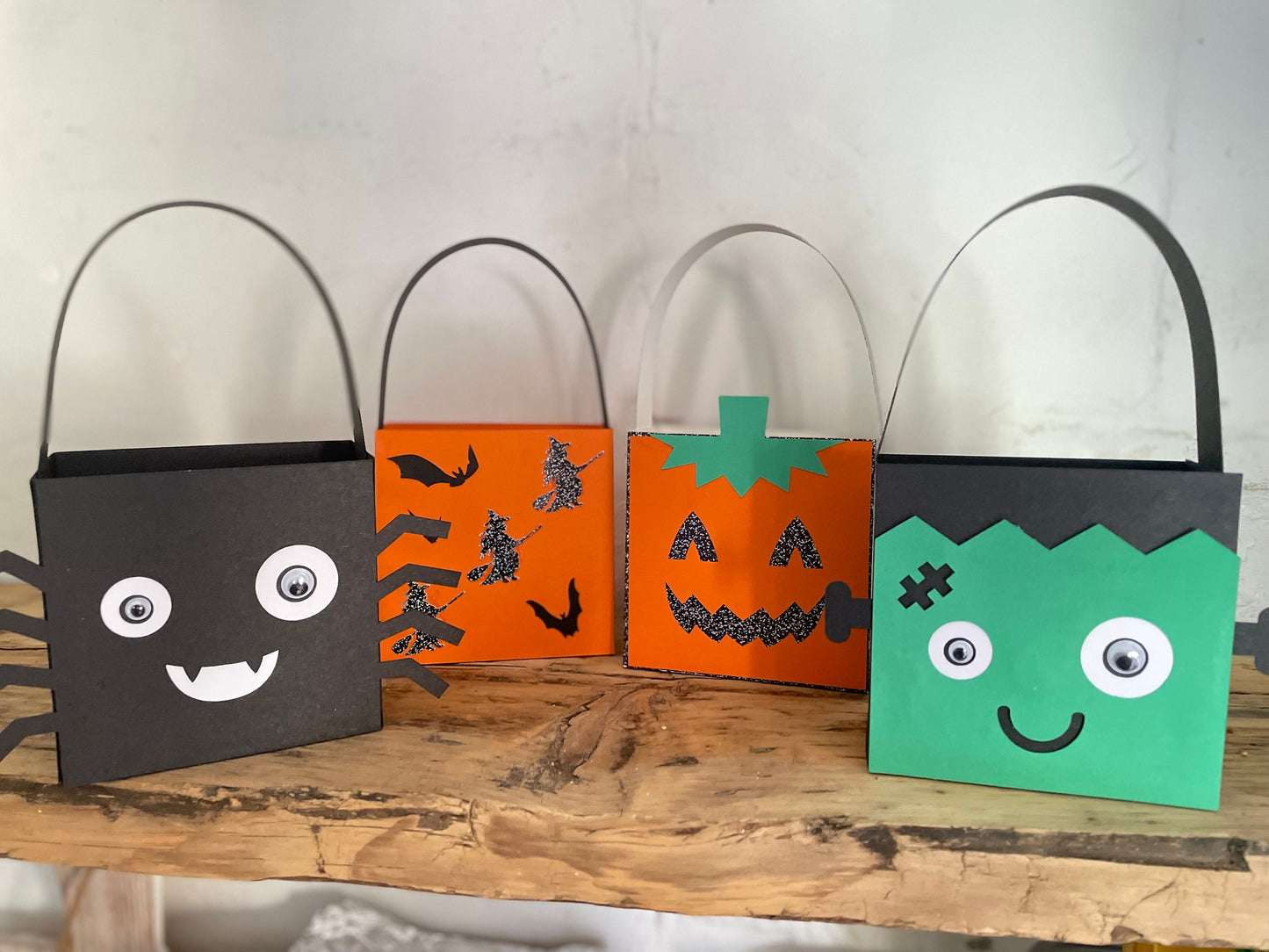 Halloween Party Trick or Treat Sweet Boxes, Spooky Fright Night Children's Party Bags, Choose from Spider, Bats, Pumpkin or Frankenstein