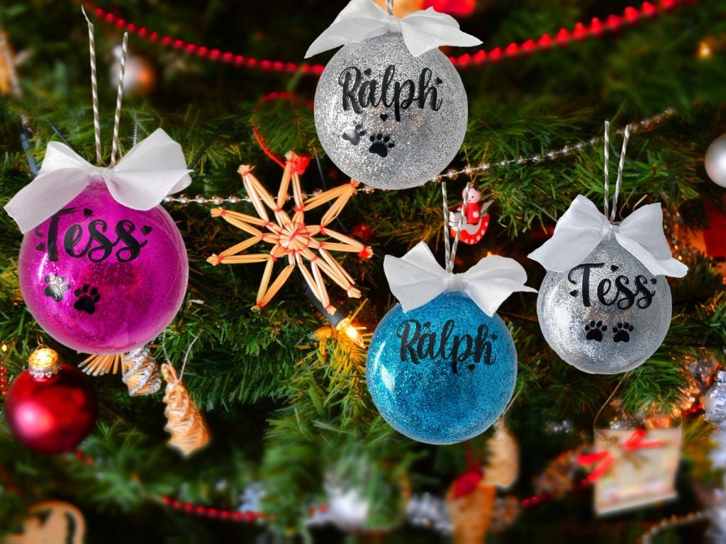 Personalised Pet Name Christmas Tree Bauble, Ready to Hang Monogrammed Xmas Ornament, Puppy’s First Christmas, Custom Made Festive Pet Gift