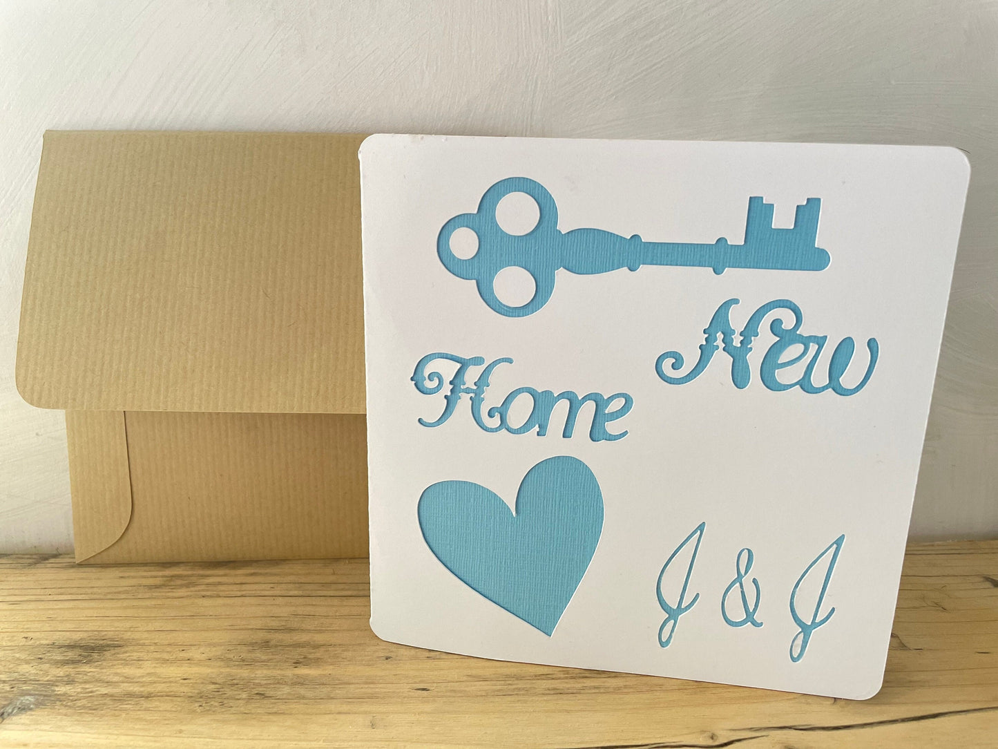 Personalised Couples New Home Greetings Card, Die Cut Key to the Door Congratulations, Moving to new Home Card with Handmade Envelope