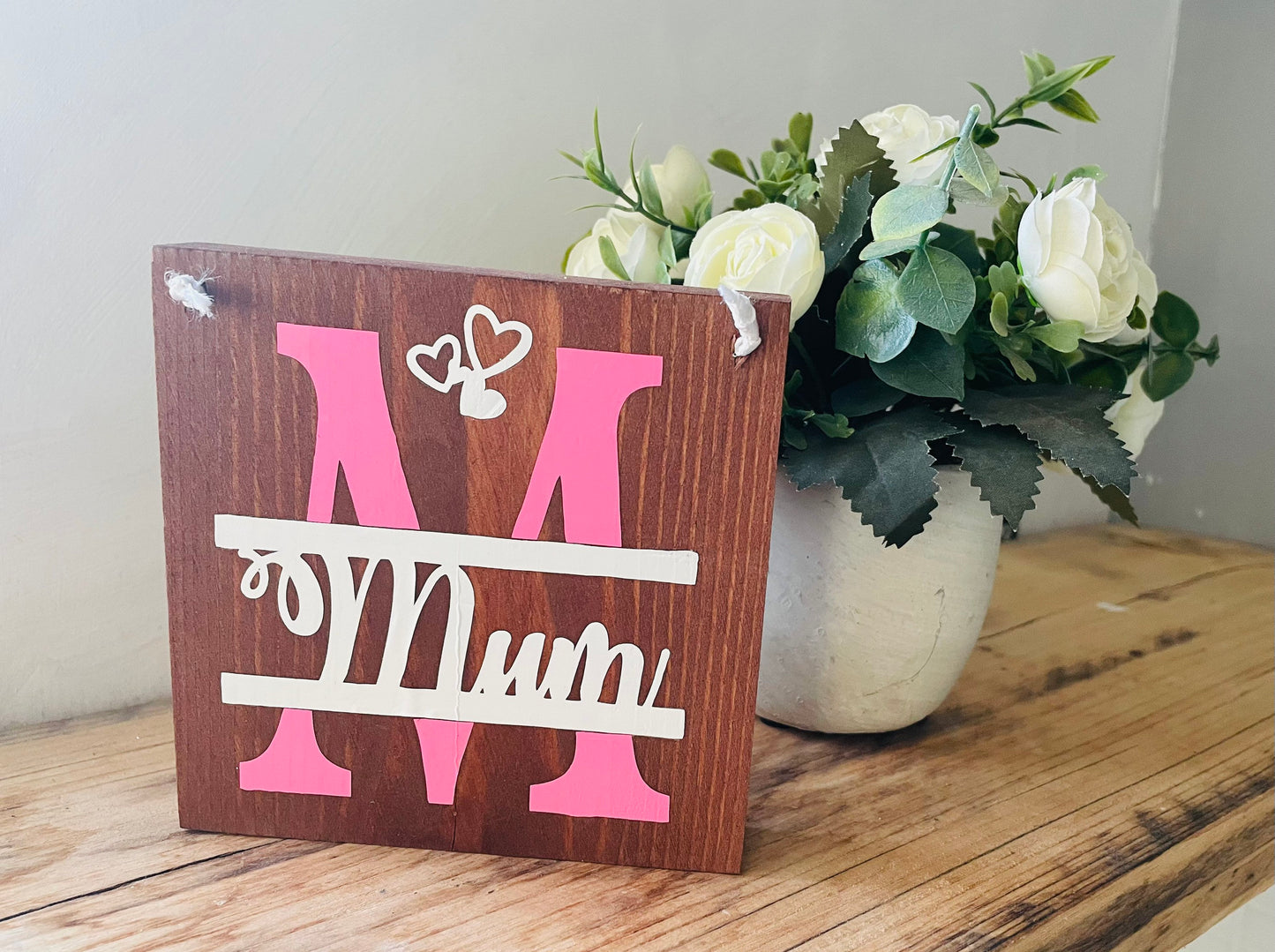 World's Best Mum Hanging Wooden Mother’s Day Gift, Pink Glitter Globe Gift with Hearts from Daughter, Special Birthday Keepsake for Mom